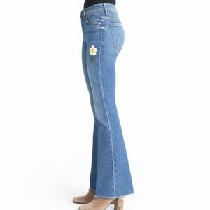 🥳 FLASH SALE 🥳 Mother Denim The Weekender Frey Gold Rush Denim!!! Size 27!!